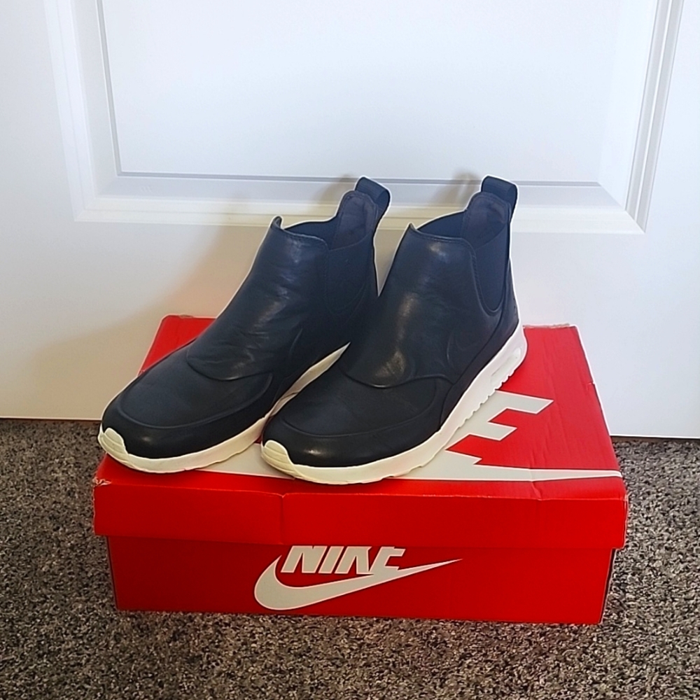 Nike Black and White Women's Sneakers